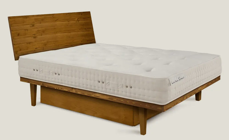 traditional-bed_dcde606e-1d9b-457c-9b1d-0eba35da9599